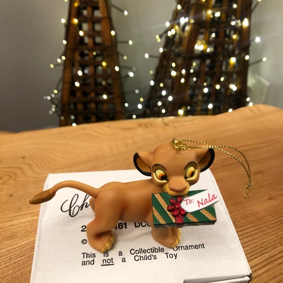 Vintage Disney Collectable Christmas Ornament - Simba w/ Gift - The Lion King - Picture 4 of 6